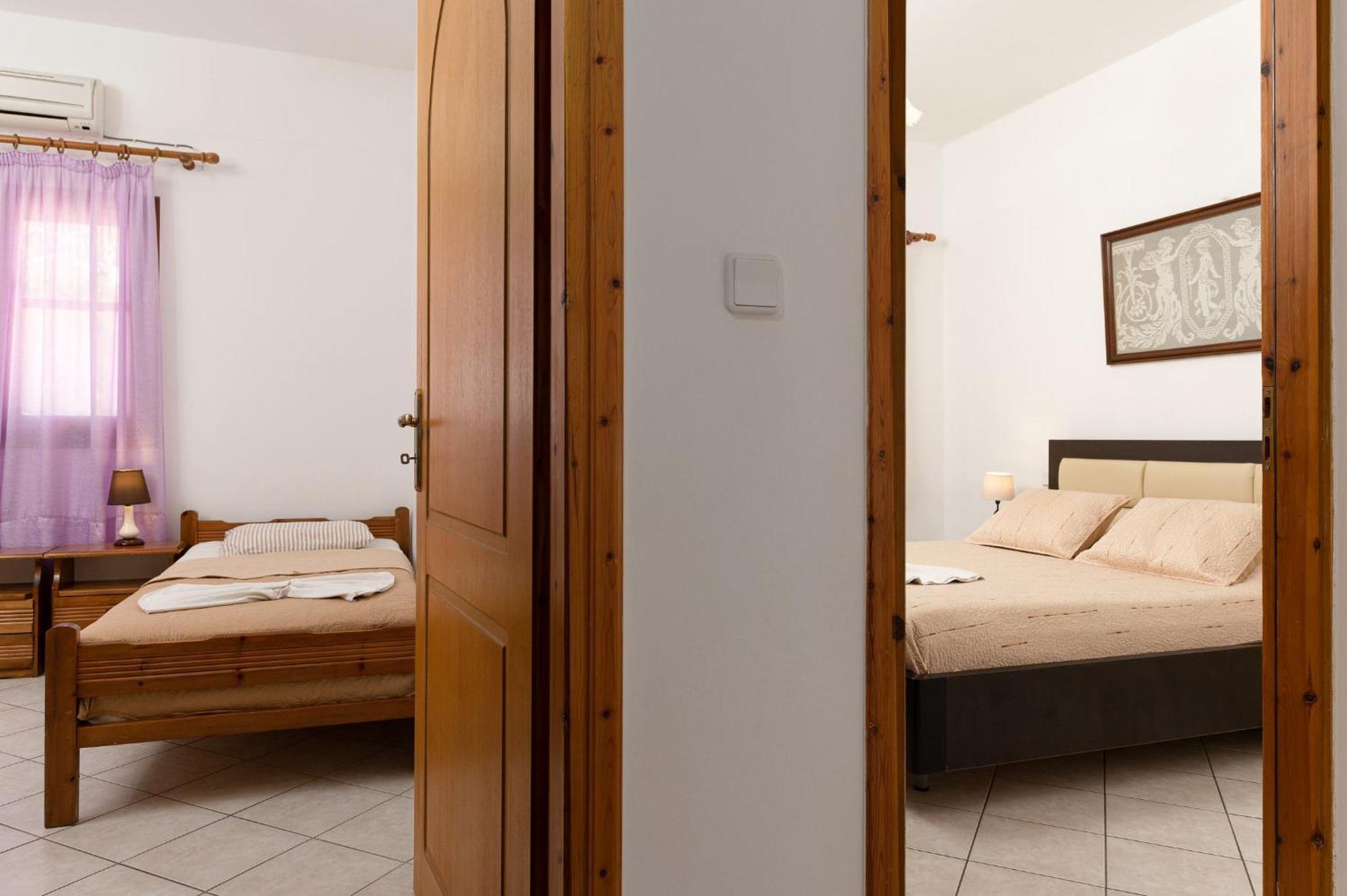 Villas Alexandros Kalamaki  Cameră foto